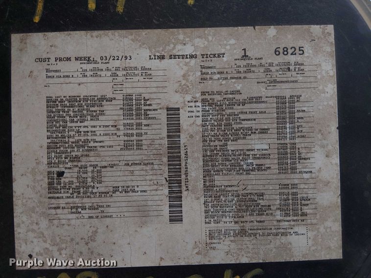 image for item DU3117 1993 International 4900 semi truck