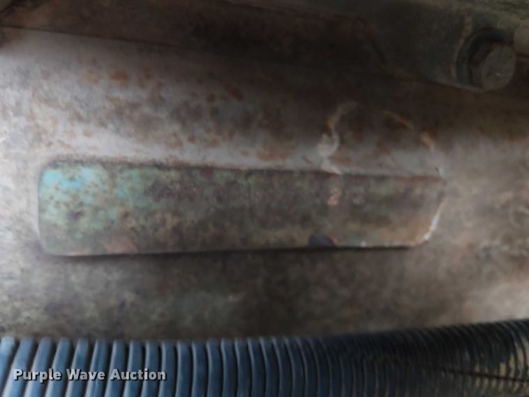 image for item DU3117 1993 International 4900 semi truck