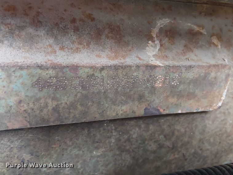 image for item DU3117 1993 International 4900 semi truck