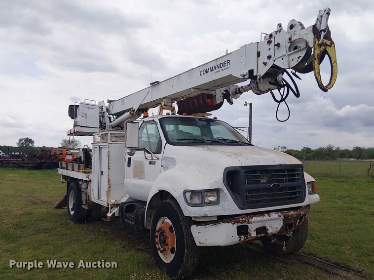 image for item DU3118 2000 Ford F750 digger derrick truck