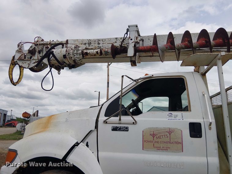 image for item DU3118 2000 Ford F750 digger derrick truck