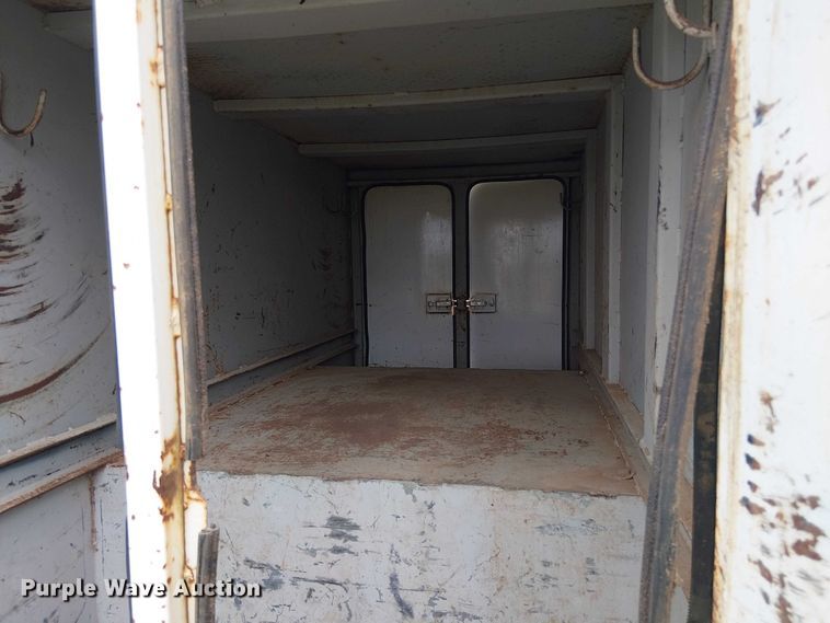 image for item DU3118 2000 Ford F750 digger derrick truck