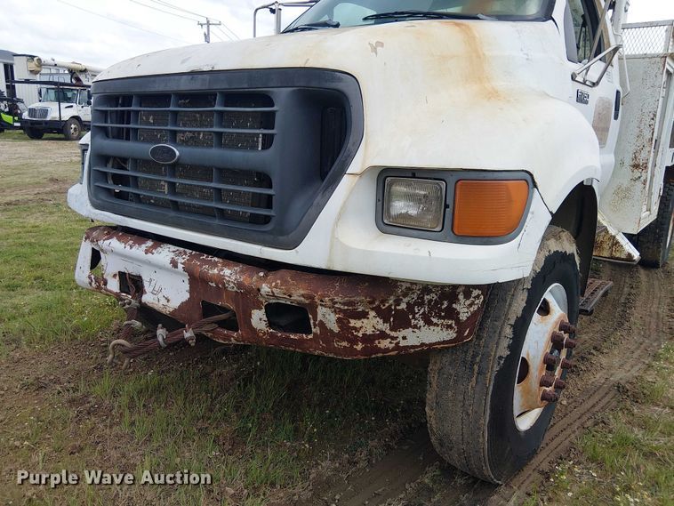 image for item DU3118 2000 Ford F750 digger derrick truck