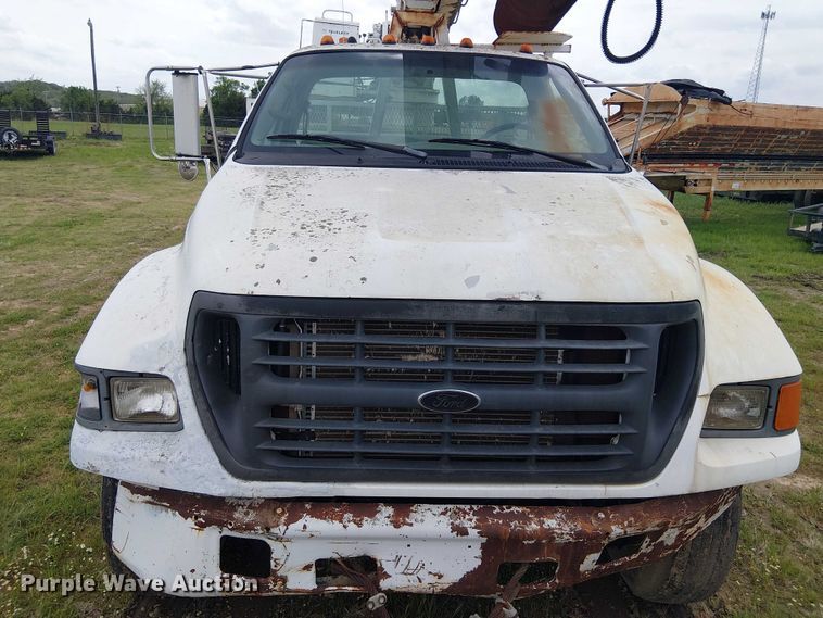 image for item DU3118 2000 Ford F750 digger derrick truck