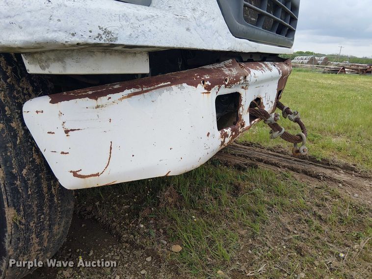 image for item DU3118 2000 Ford F750 digger derrick truck