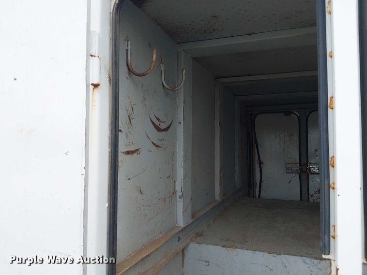 image for item DU3118 2000 Ford F750 digger derrick truck