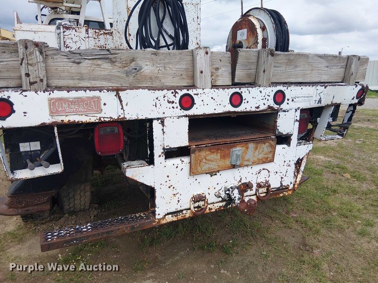 image for item DU3118 2000 Ford F750 digger derrick truck