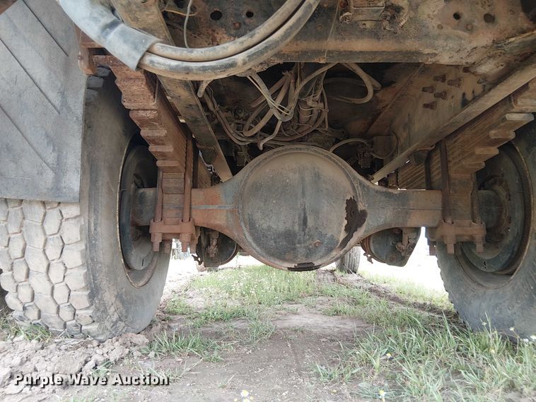 image for item DU3118 2000 Ford F750 digger derrick truck