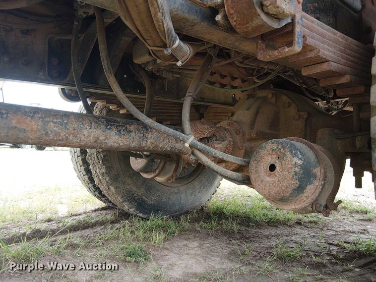 image for item DU3118 2000 Ford F750 digger derrick truck