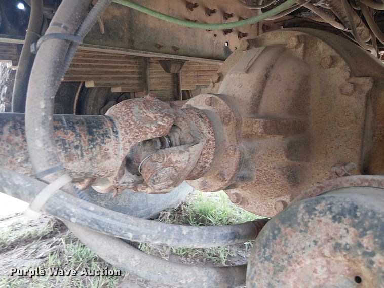 image for item DU3118 2000 Ford F750 digger derrick truck