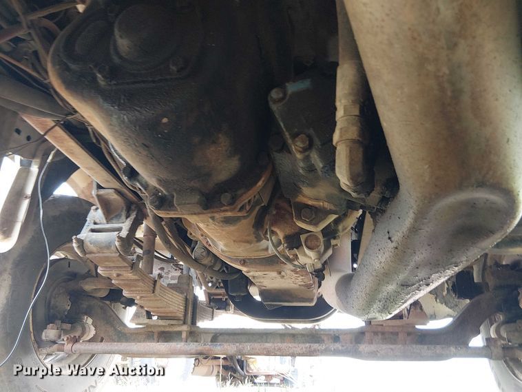 image for item DU3118 2000 Ford F750 digger derrick truck