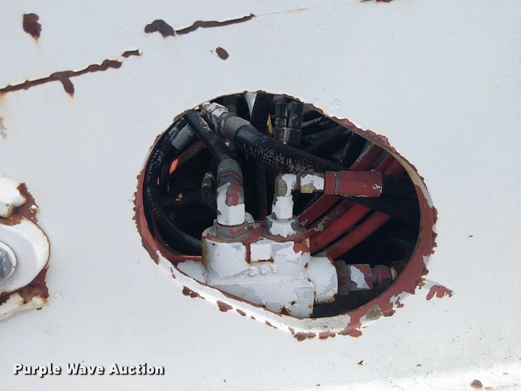 image for item DU3118 2000 Ford F750 digger derrick truck