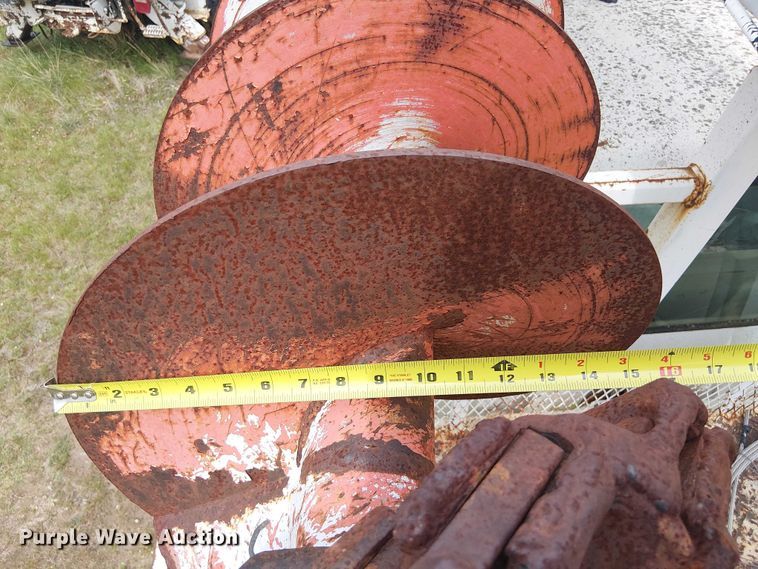 image for item DU3118 2000 Ford F750 digger derrick truck