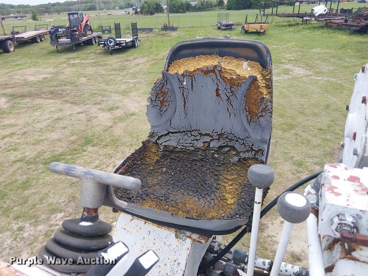 image for item DU3118 2000 Ford F750 digger derrick truck