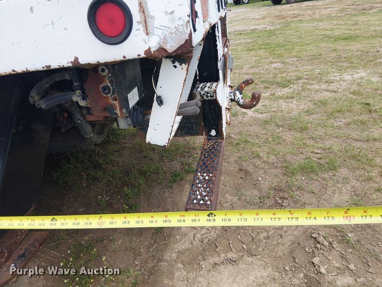 image for item DU3118 2000 Ford F750 digger derrick truck