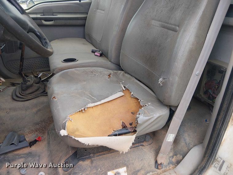 image for item DU3118 2000 Ford F750 digger derrick truck