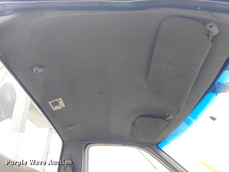 image for item DU3118 2000 Ford F750 digger derrick truck