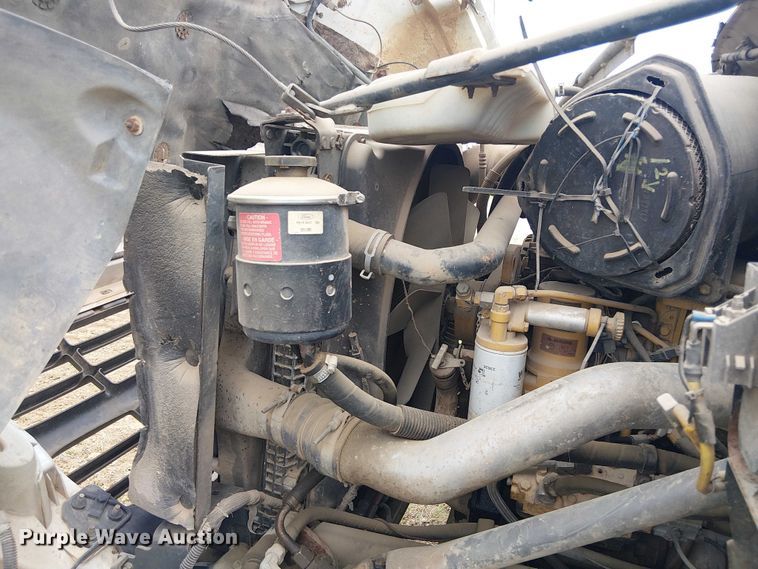 image for item DU3118 2000 Ford F750 digger derrick truck