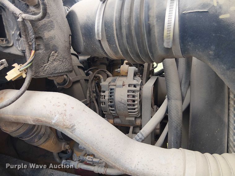 image for item DU3118 2000 Ford F750 digger derrick truck