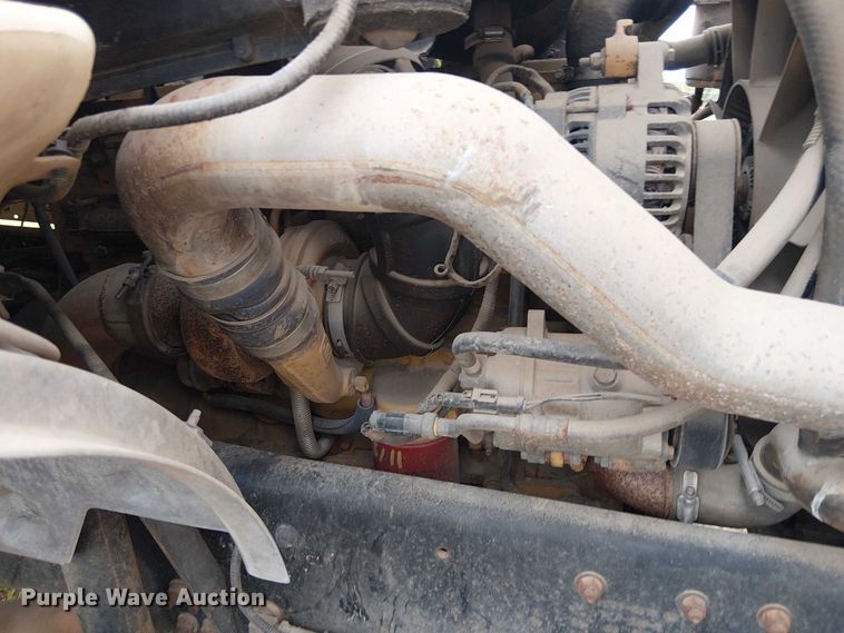 image for item DU3118 2000 Ford F750 digger derrick truck