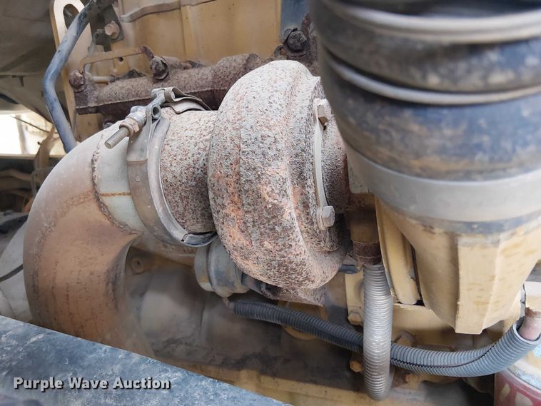 image for item DU3118 2000 Ford F750 digger derrick truck