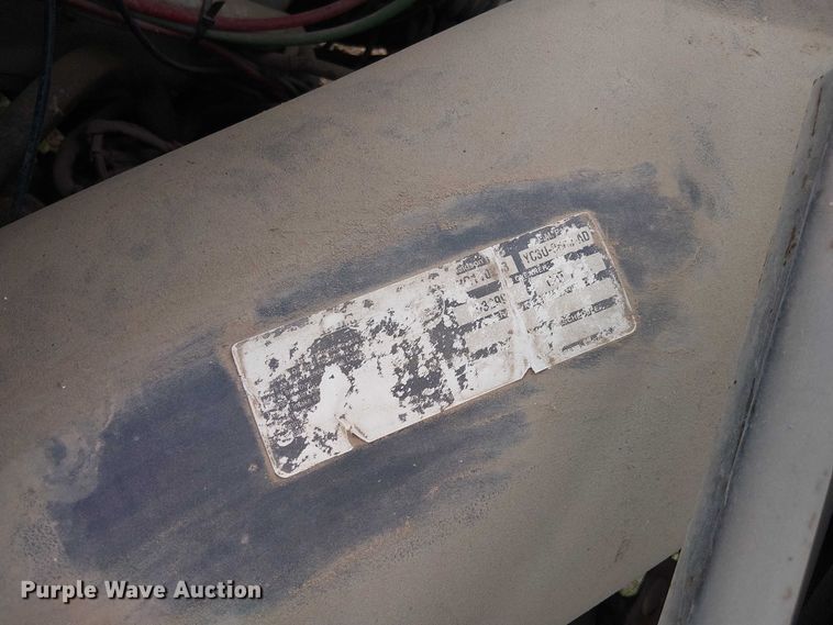 image for item DU3118 2000 Ford F750 digger derrick truck