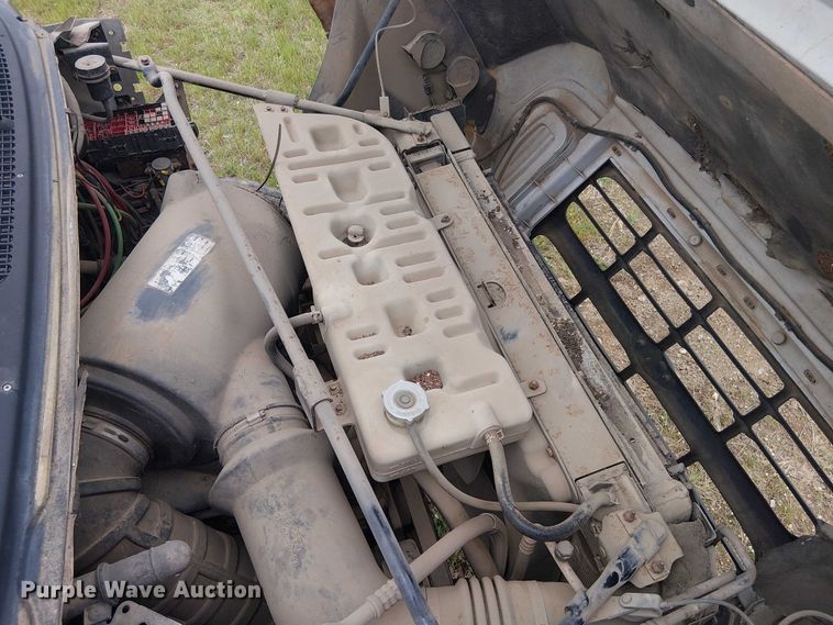 image for item DU3118 2000 Ford F750 digger derrick truck