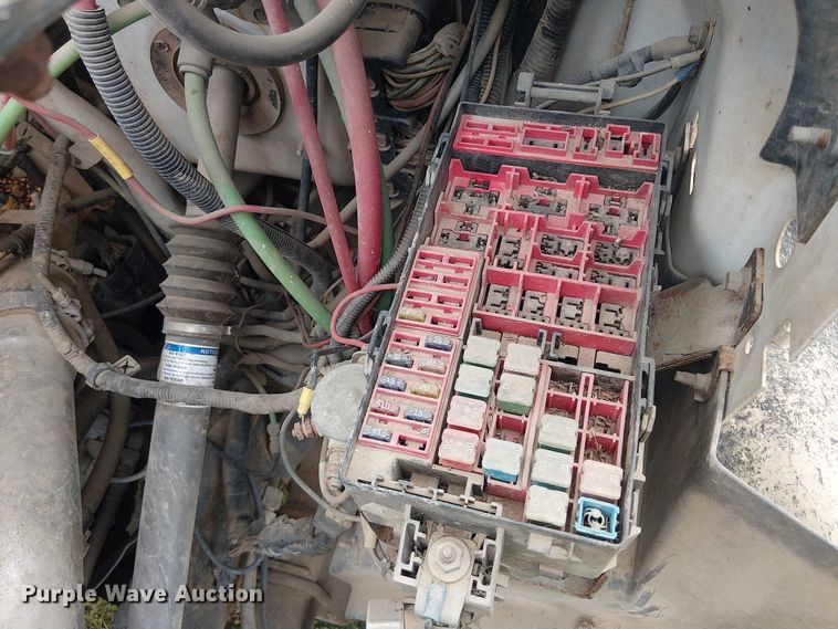 image for item DU3118 2000 Ford F750 digger derrick truck