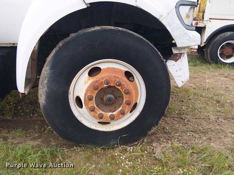 image for item DU3118 2000 Ford F750 digger derrick truck