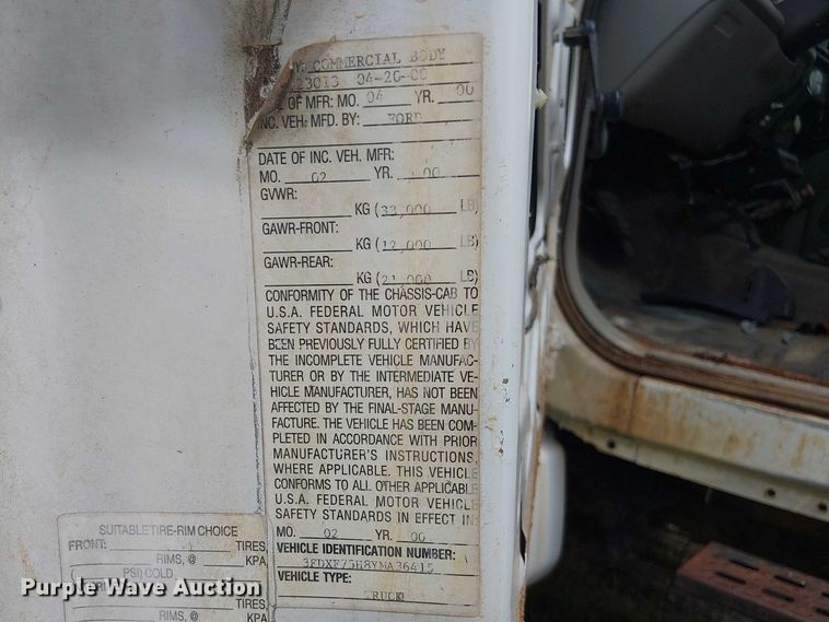 image for item DU3118 2000 Ford F750 digger derrick truck