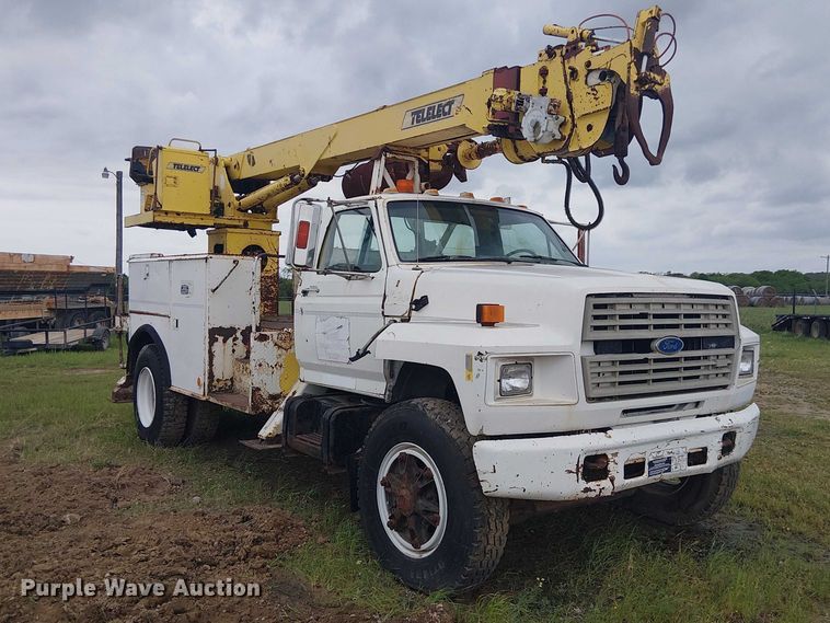 image for item DU3119 1988 Ford F800 digger derrick truck
