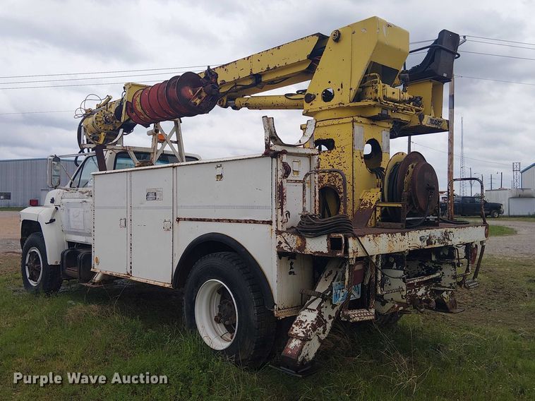 image for item DU3119 1988 Ford F800 digger derrick truck