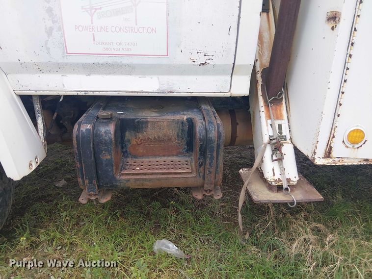 image for item DU3119 1988 Ford F800 digger derrick truck