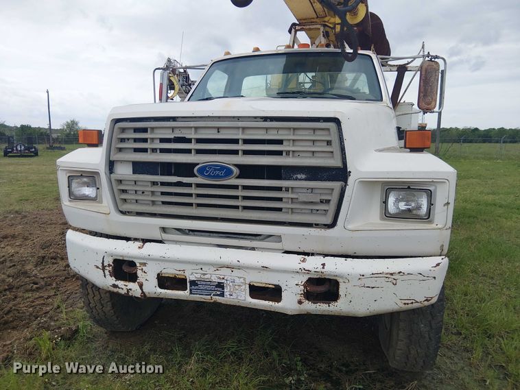 image for item DU3119 1988 Ford F800 digger derrick truck