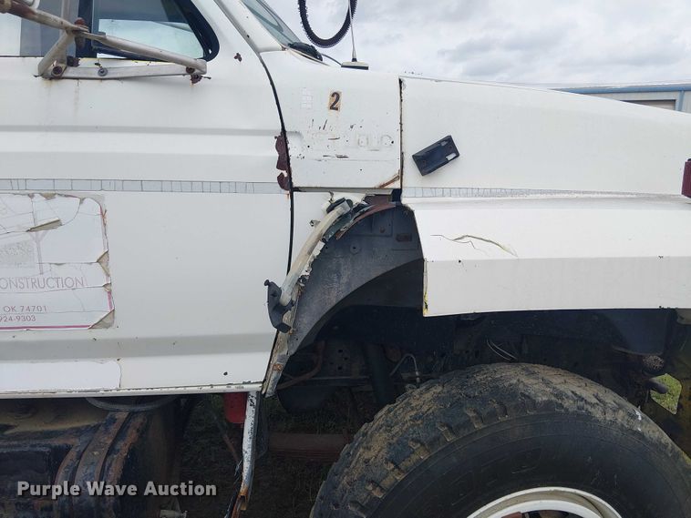 image for item DU3119 1988 Ford F800 digger derrick truck