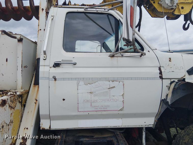 image for item DU3119 1988 Ford F800 digger derrick truck