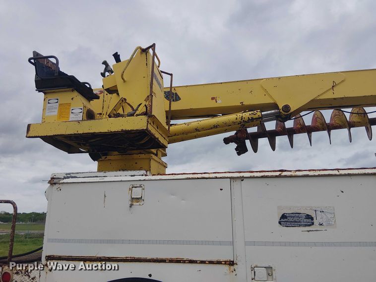 image for item DU3119 1988 Ford F800 digger derrick truck