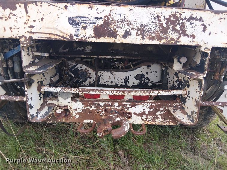 image for item DU3119 1988 Ford F800 digger derrick truck