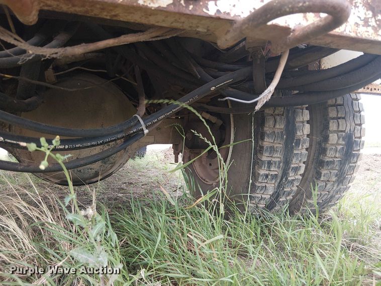 image for item DU3119 1988 Ford F800 digger derrick truck