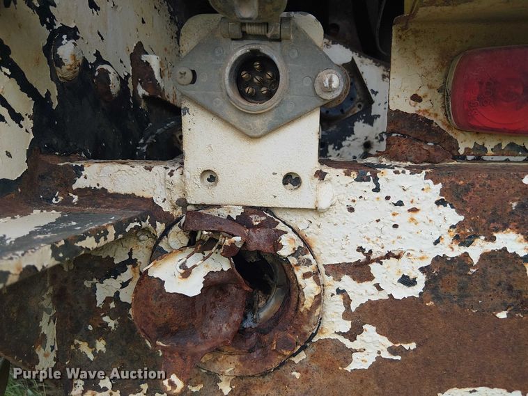 image for item DU3119 1988 Ford F800 digger derrick truck