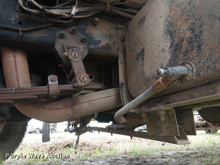 image for item DU3119 1988 Ford F800 digger derrick truck