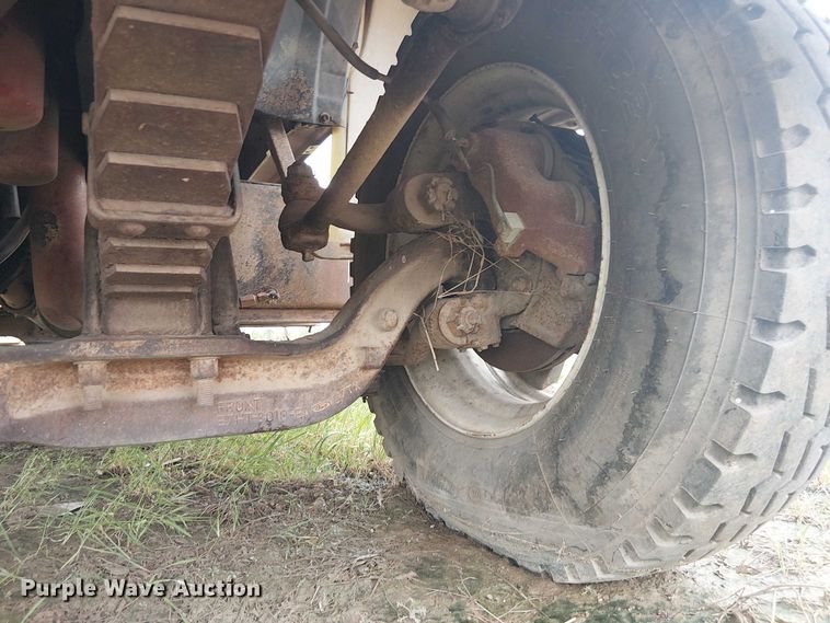 image for item DU3119 1988 Ford F800 digger derrick truck