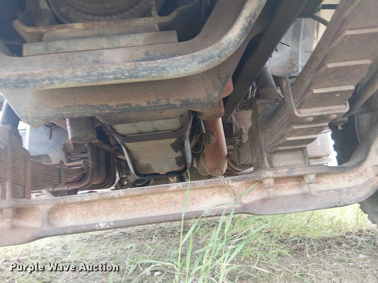 image for item DU3119 1988 Ford F800 digger derrick truck