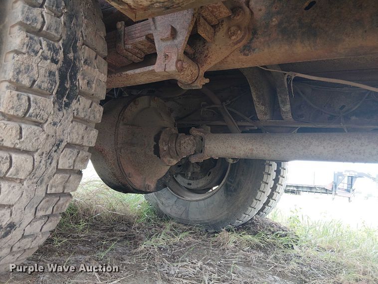 image for item DU3119 1988 Ford F800 digger derrick truck