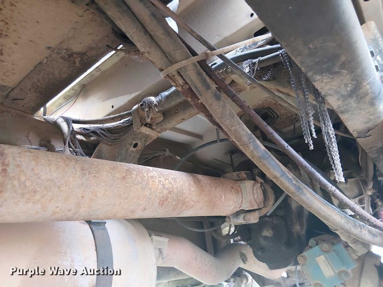 image for item DU3119 1988 Ford F800 digger derrick truck