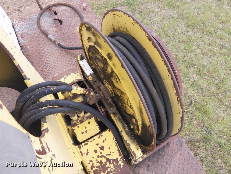 image for item DU3119 1988 Ford F800 digger derrick truck