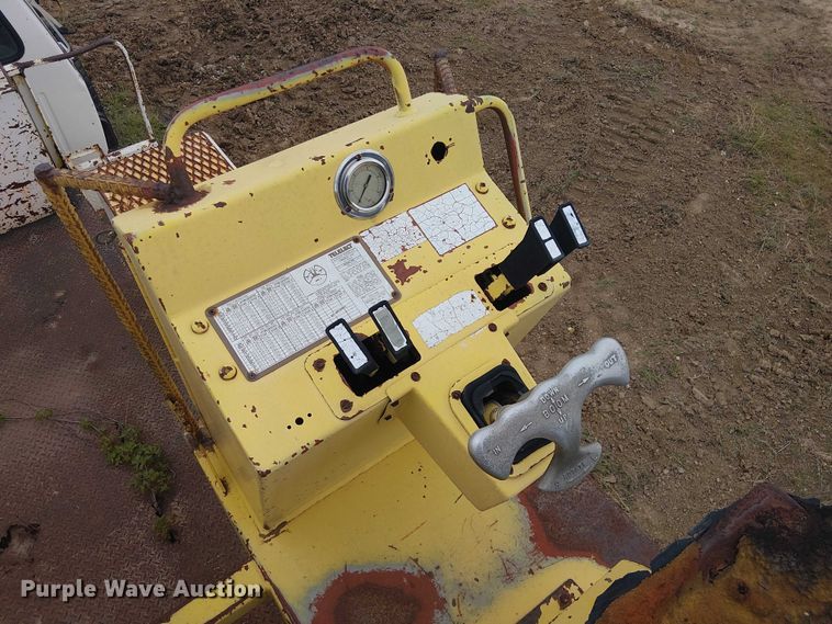 image for item DU3119 1988 Ford F800 digger derrick truck