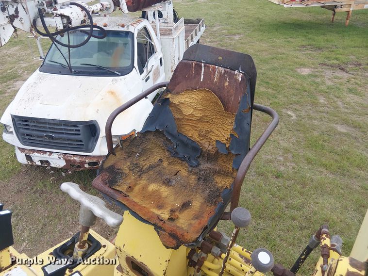 image for item DU3119 1988 Ford F800 digger derrick truck