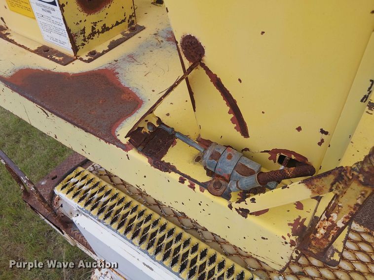 image for item DU3119 1988 Ford F800 digger derrick truck