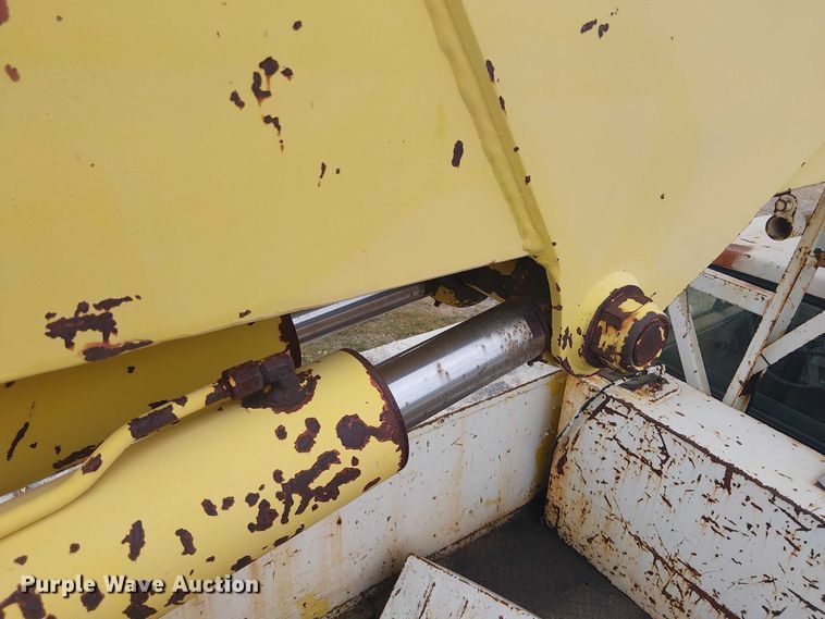 image for item DU3119 1988 Ford F800 digger derrick truck